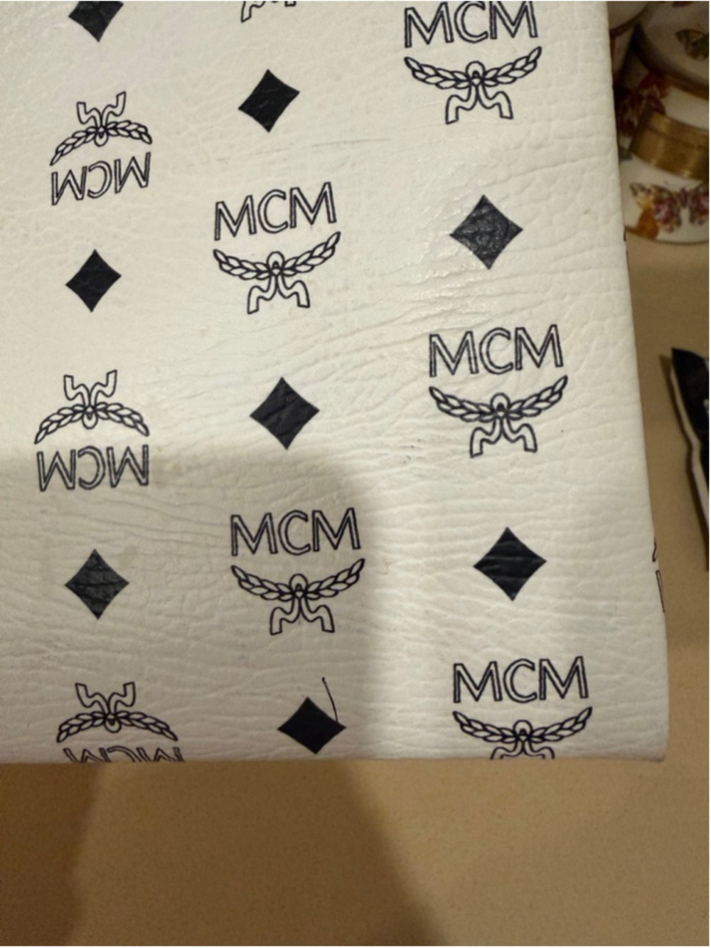 MCM Visetos X Vogue Korea Pouch in White and Multicolor - Lip Clutch - Picture 3 of 7